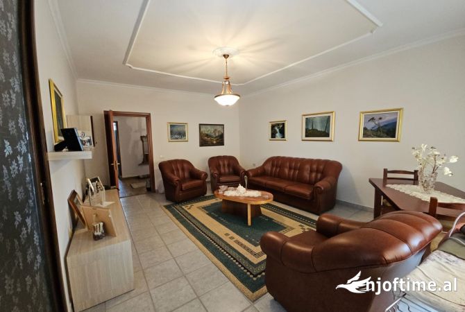 Shtepi me qera 3+1 ne Tirane - 70,000 Leke