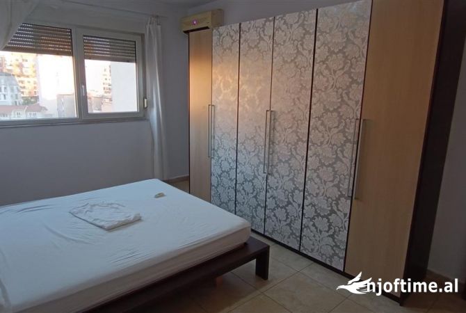 Shtepi me qera Apartament ne Tirane, 1+1, Mobilimi E mobiluar, Pagesa 500  Euro.