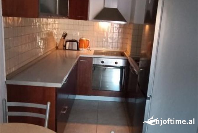 Shtepi me qera Apartament ne Tirane, 1+1, Mobilimi E mobiluar, Pagesa 500  Euro.