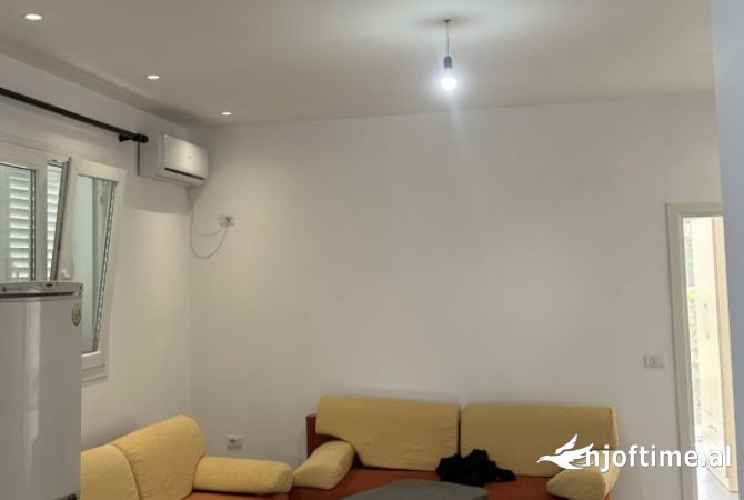 Shtepi me qera 1+1 ne Tirane - 37,000 Leke