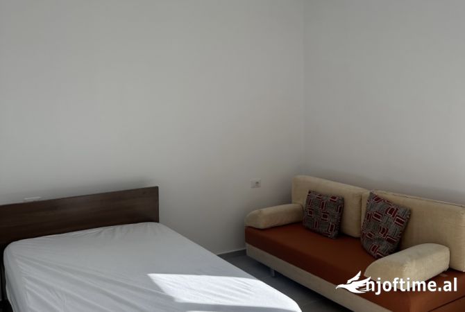 Shtepi me qera 1+1 ne Tirane - 37,000 Leke