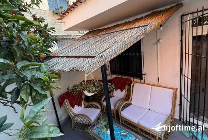 Shtepi me qera Shtepi Private ne Tirane, 1+1, Mobilimi E mobiluar, Pagesa 500  Euro.