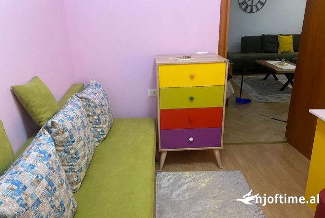 Shtepi me qera Apartament ne Tirane, 2+1, Mobilimi E mobiluar, Pagesa 850  Euro.