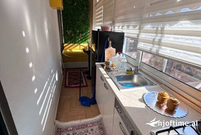 Shtepi me qera Apartament ne Tirane, 2+1, Mobilimi E mobiluar, Pagesa 850  Euro.