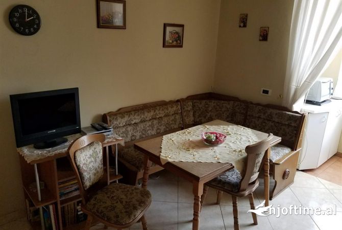 Shtepi me qera Apartament ne Tirane, 2+1, Mobilimi E mobiluar, Pagesa 40,000  Leke.