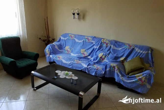 Shtepi me qera Apartament ne Tirane, 2+1, Mobilimi E mobiluar, Pagesa 40,000  Leke.