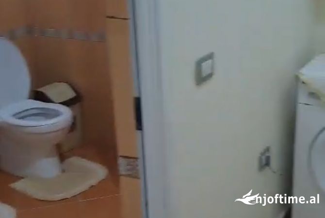 Shtepi me qera Apartament ne Tirane, 2+1, Mobilimi E mobiluar, Pagesa 45,000  Leke.