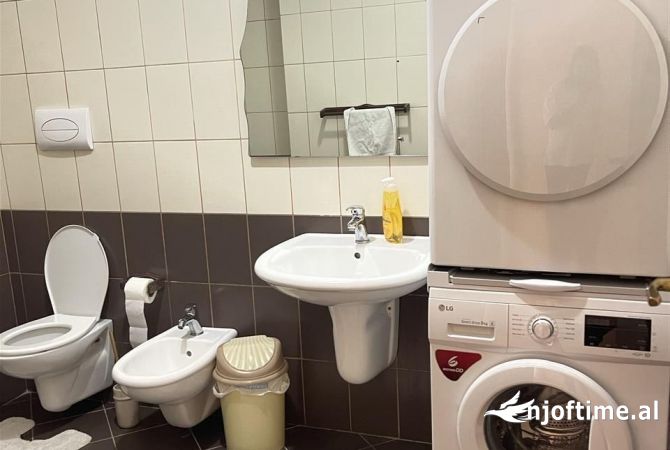 Shtepi me qera Apartament ne Tirane, 2+1, Mobilimi E mobiluar, Pagesa 60,000  Leke.