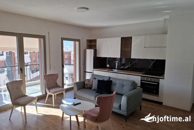 Shtepi me qera 1+1 ne Tirane - 60,000 Leke