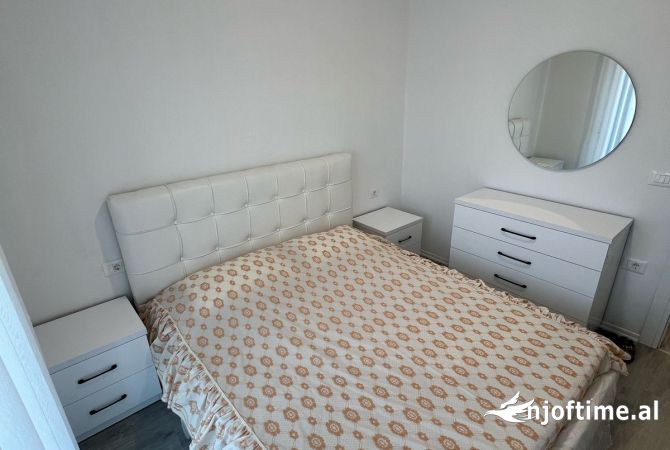 Shtepi me qera Apartament ne Tirane, 1+1, Mobilimi E mobiluar, Pagesa 650  Euro.