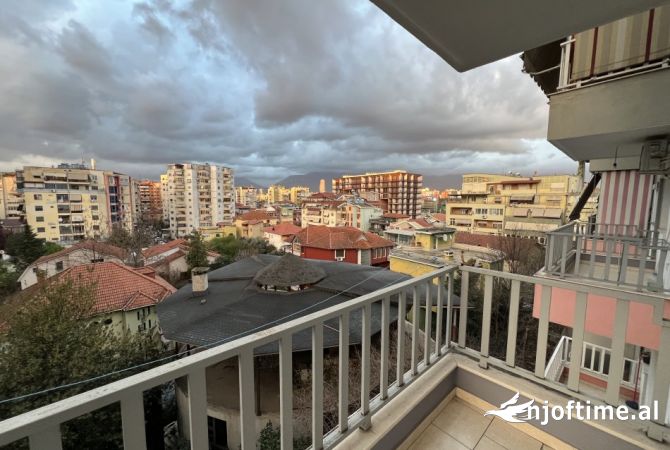 Shtepi me qera Apartament ne Tirane, 2+1, Mobilimi E mobiluar, Pagesa 680  Euro.