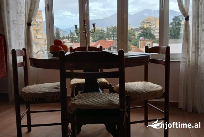 Shtepi me qera Apartament ne Tirane, 1+1, Mobilimi E mobiluar, Pagesa 530  Euro.