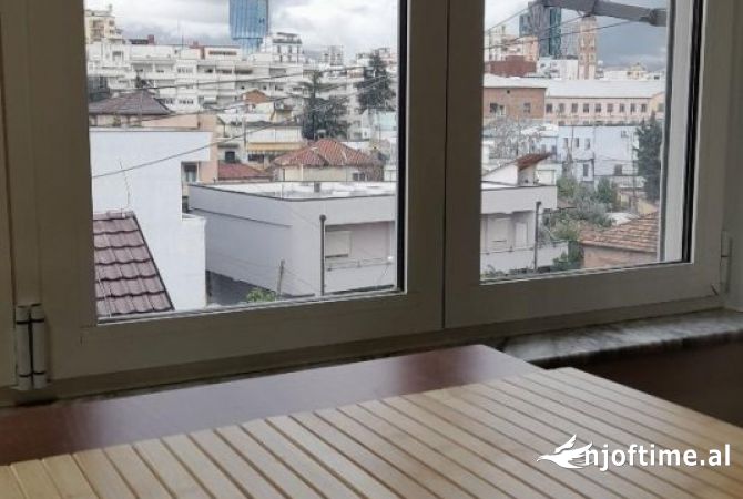 Shtepi me qera Apartament ne Tirane, 1+1, Mobilimi E mobiluar, Pagesa 430  Euro.