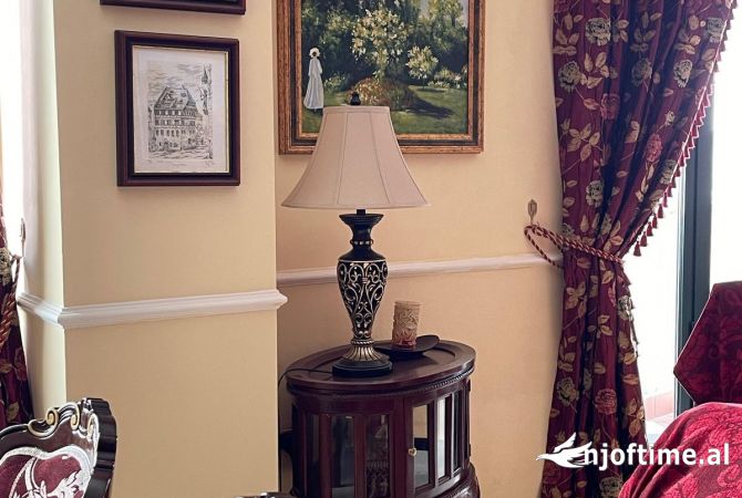 Shtepi me qera Apartament ne Tirane, 2+1, Mobilimi E mobiluar, Pagesa 50,000  Leke.