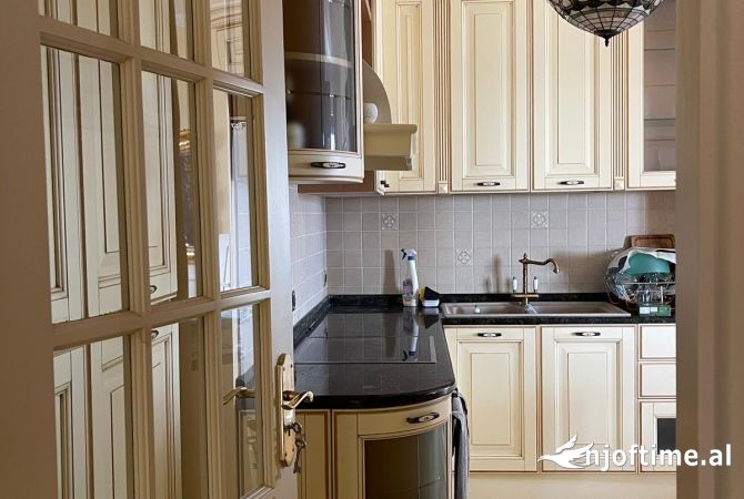 Shtepi me qera Apartament ne Tirane, 2+1, Mobilimi E mobiluar, Pagesa 50,000  Leke.