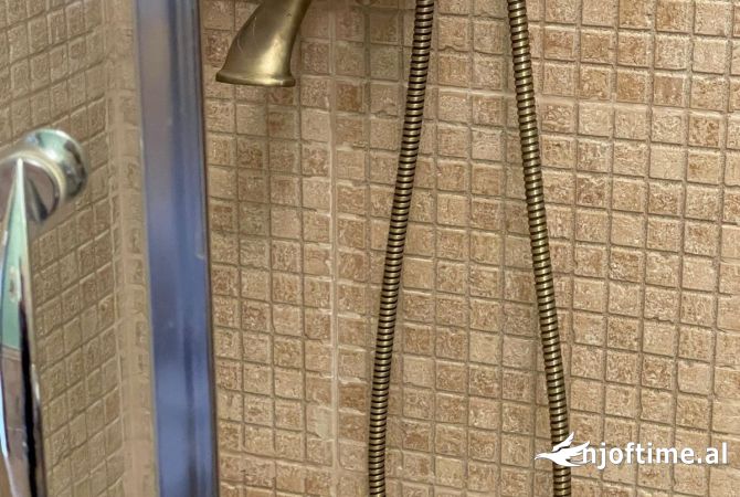 Shtepi me qera Apartament ne Tirane, 2+1, Mobilimi E mobiluar, Pagesa 50,000  Leke.