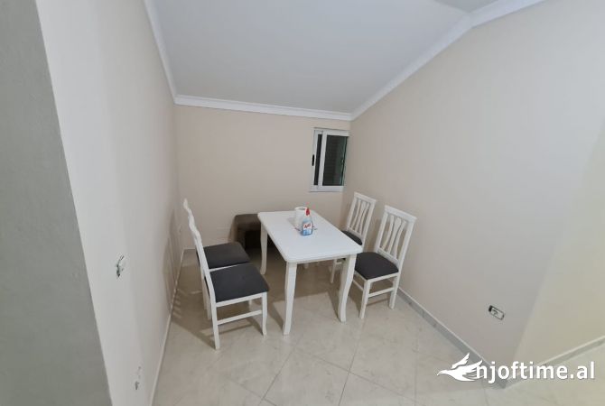 Shtepi me qera 2+1 ne Tirane - 40,000 Leke
