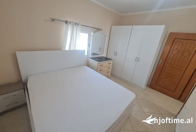 Shtepi me qera Apartament ne Tirane, 2+1, Mobilimi E mobiluar, Pagesa 40,000  Leke.