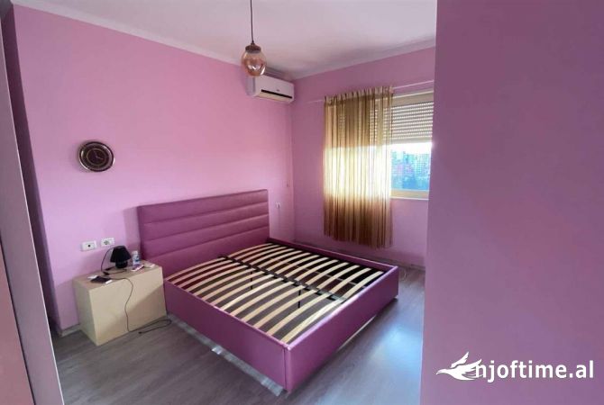 Shtepi ne shitje Apartament ne Tirane, 2+1, Mobilimi E mobiluar, Pagesa 280,000  Euro.
