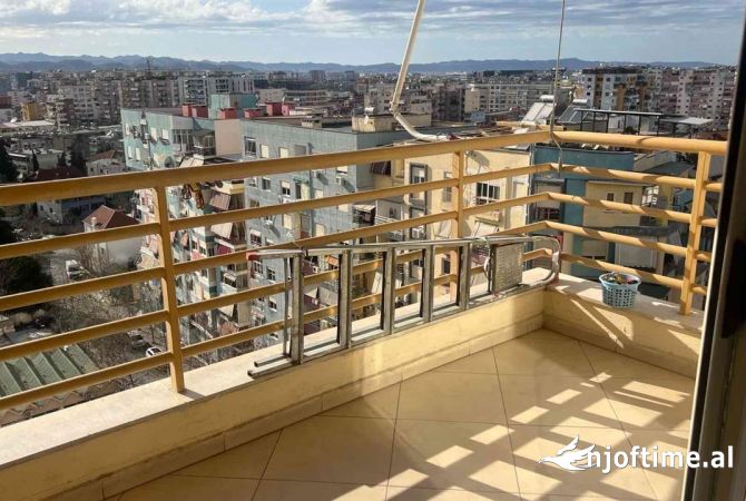 Shtepi ne shitje Apartament ne Tirane, 2+1, Mobilimi E mobiluar, Pagesa 280,000  Euro.