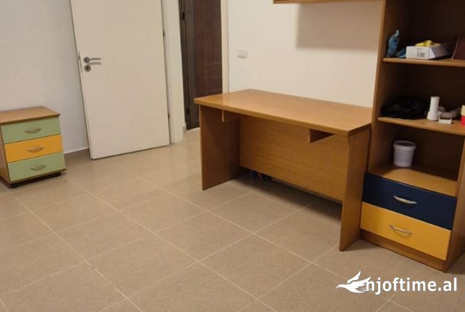 Shtepi me qera Apartament ne Tirane, 2+1, Mobilimi E mobiluar, Pagesa 450  Euro.