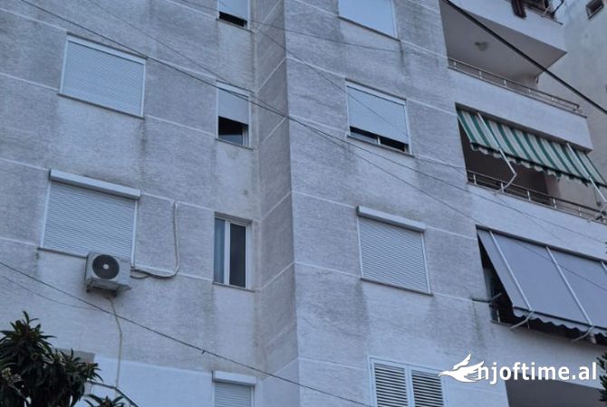 Shtepi me qera Apartament ne Tirane, 2+1, Mobilimi E mobiluar, Pagesa 450  Euro.
