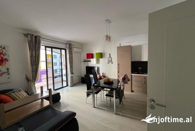 Shtepi me qera 2+1 ne Tirane - 45,000 Leke
