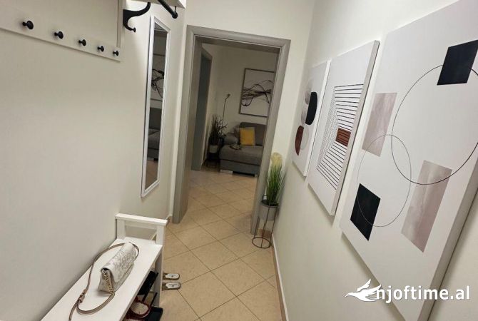 Shtepi me qera Apartament ne Tirane, 1+1, Mobilimi E mobiluar, Pagesa 600  Euro.