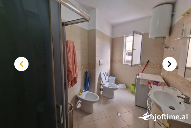 Shtepi ne shitje Apartament ne Tirane, 2+1, Mobilimi E mobiluar, Pagesa 150,000  Euro.