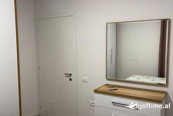 Shtepi me qera Apartament ne Tirane, 2+1, Mobilimi E mobiluar, Pagesa 600  Euro.