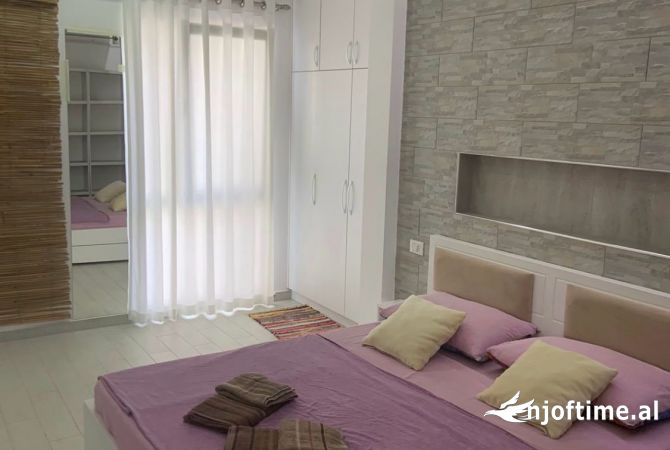 Shtepi me qera 1+1 ne Tirane - 65,000 Leke