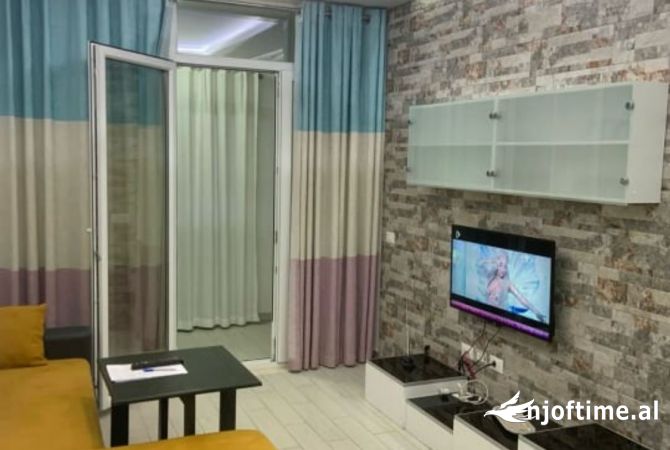 Shtepi me qera 1+1 ne Tirane - 65,000 Leke