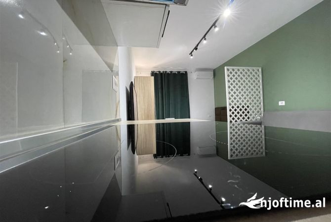 Shtepi me qera Apartament ne Tirane, Garsoniere, Mobilimi E mobiluar, Pagesa 360  Euro.