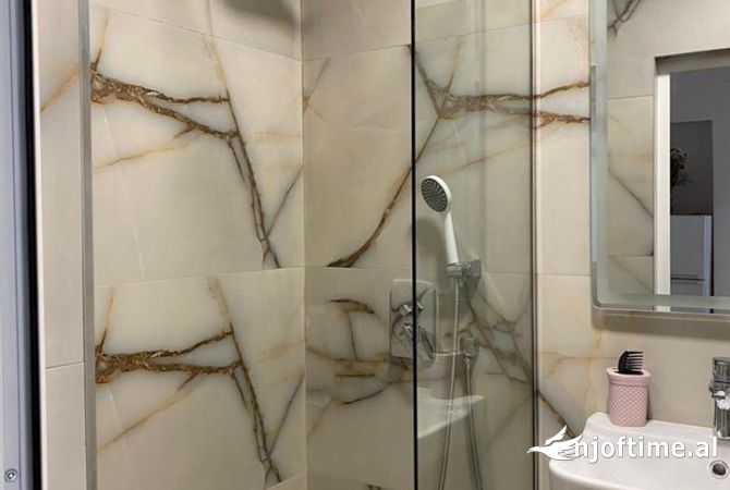 Shtepi me qera Apartament ne Tirane, 1+1, Mobilimi E mobiluar, Pagesa 500  Euro.