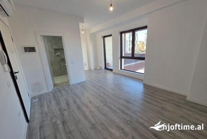 Ambient biznesi me qera 3+1 ne Tirane - 500 Euro