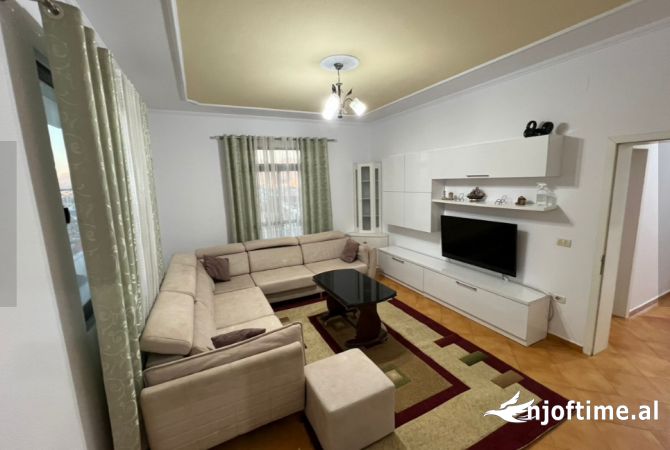 Shtepi me qera 2+1 ne Tirane - 40,000 Leke