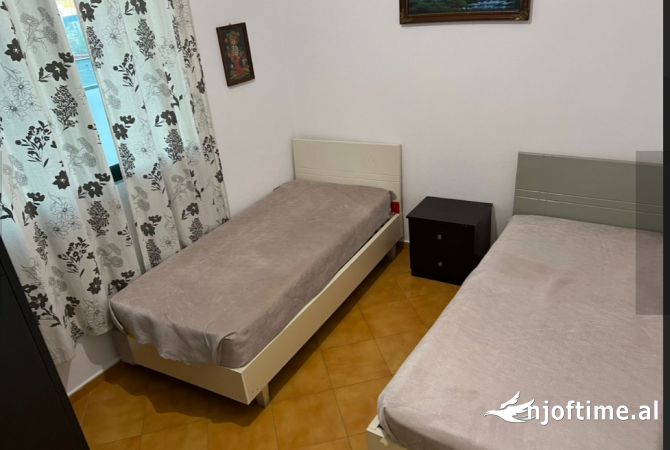 Shtepi me qera Apartament ne Tirane, 2+1, Mobilimi E mobiluar, Pagesa 40,000  Leke.