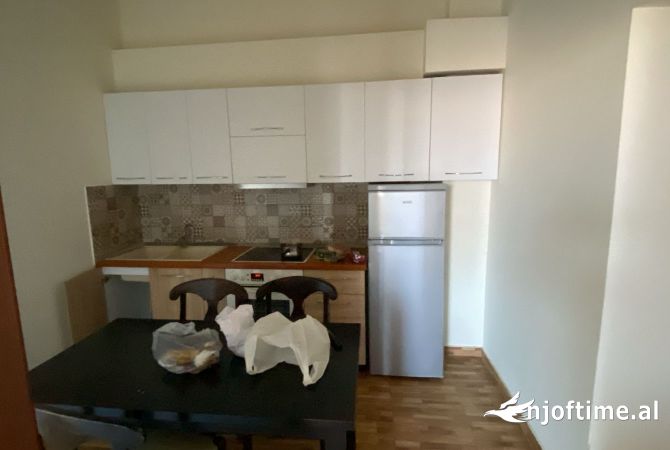 Shtepi me qera 1+1 ne Tirane - 30,000 Leke