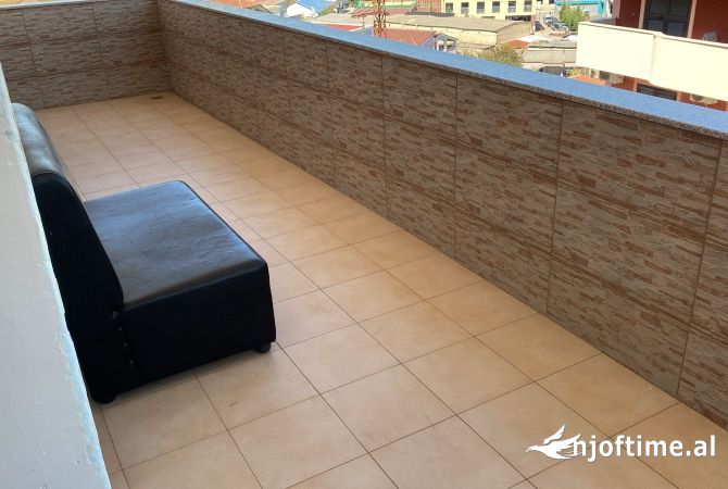 Shtepi me qera Apartament ne Tirane, 1+1, Mobilimi E mobiluar, Pagesa 30,000  Leke.