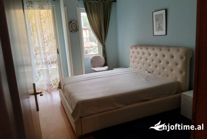 Shtepi me qera Apartament ne Tirane, 2+1, Mobilimi E mobiluar, Pagesa 600  Euro.