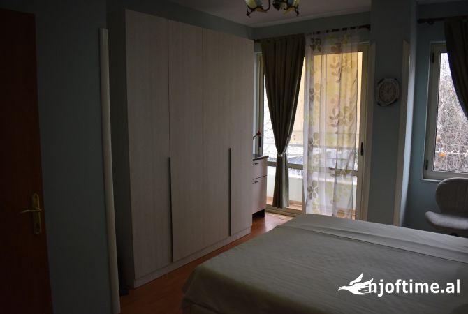 Shtepi me qera Apartament ne Tirane, 2+1, Mobilimi E mobiluar, Pagesa 600  Euro.