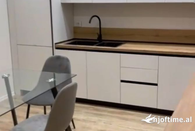 Shtepi me qera 3+1 ne Tirane - 1,000 Euro