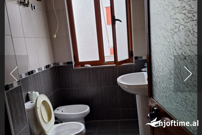 Shtepi me qera Apartament ne Tirane, 3+1, Mobilimi E mobiluar, Pagesa 38,000  Leke.