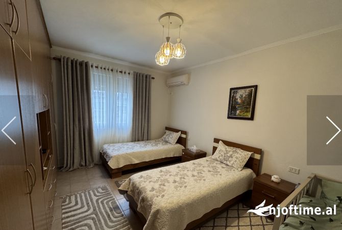 Shtepi ne shitje Apartament ne Tirane, 2+1, Mobilimi E mobiluar, Pagesa 98,000  Euro.