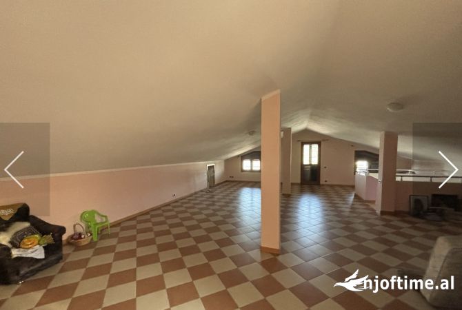 Shtepi ne shitje Shtepi Private ne Tirane, 4+1, Mobilimi E mobiluar, Pagesa 480,000  Euro.