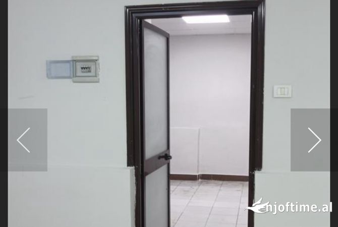 Ambiente Commerciale in Vendita 3+1 a Tirana - 120,000 Euro