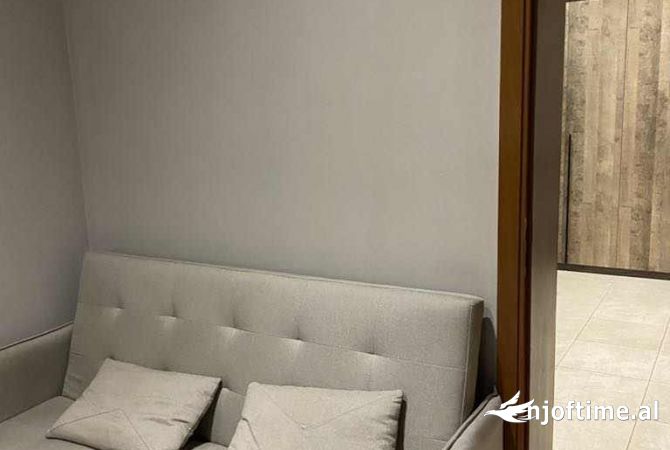 Shtepi me qera Apartament ne Tirane, 1+1, Mobilimi E mobiluar, Pagesa 40,000  Leke.