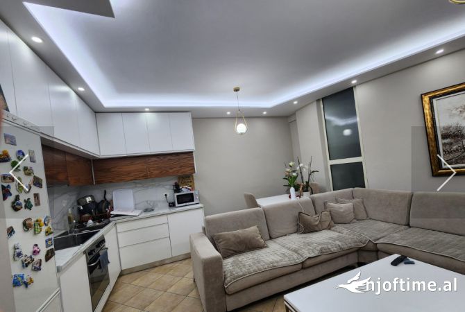 Shtepi ne shitje Apartament ne Tirane, 1+1, Mobilimi E mobiluar, Pagesa 90,000  Euro.