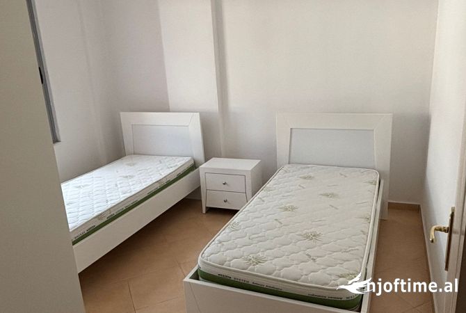 Shtepi me qera Apartament ne Tirane, 2+1, Mobilimi E mobiluar, Pagesa 37,000  Leke.