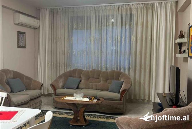 Shtepi me qera Apartament ne Tirane, 1+1, Mobilimi E mobiluar, Pagesa 45,000  Leke.